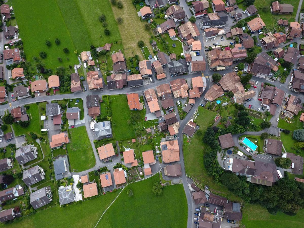 Swiss Holiday House Wilderswil Bagian luar foto